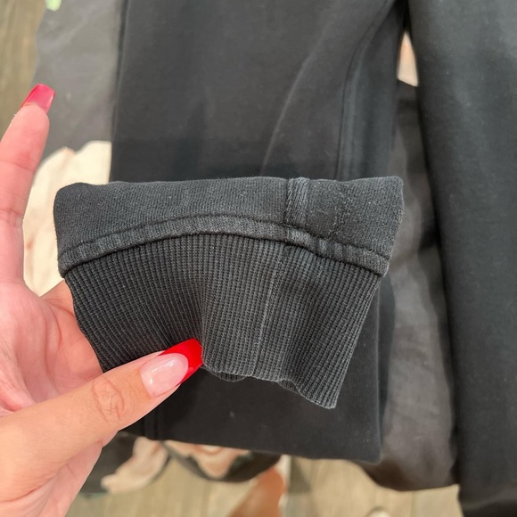 black lululemon joggers - Picture 2 of 4